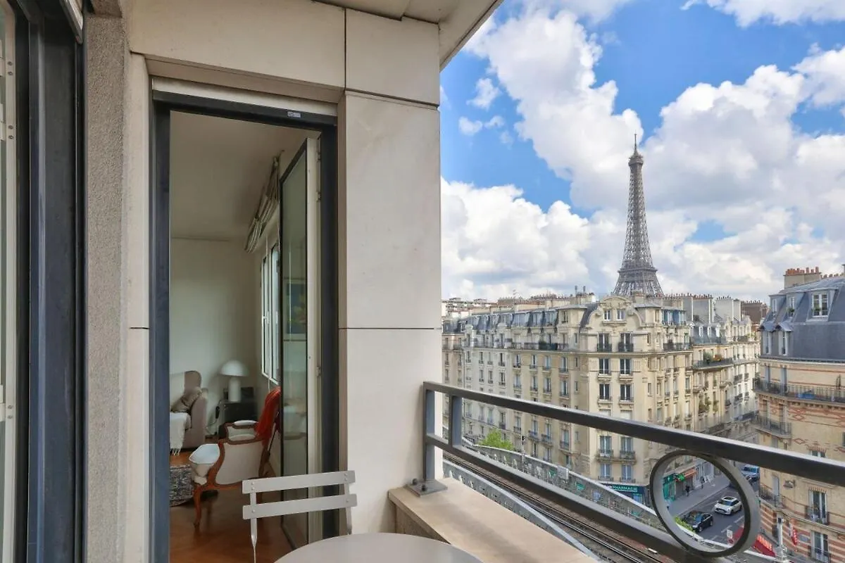 1Br Flat With Balcony View Of The Eiffel Tower Apartment Paris France