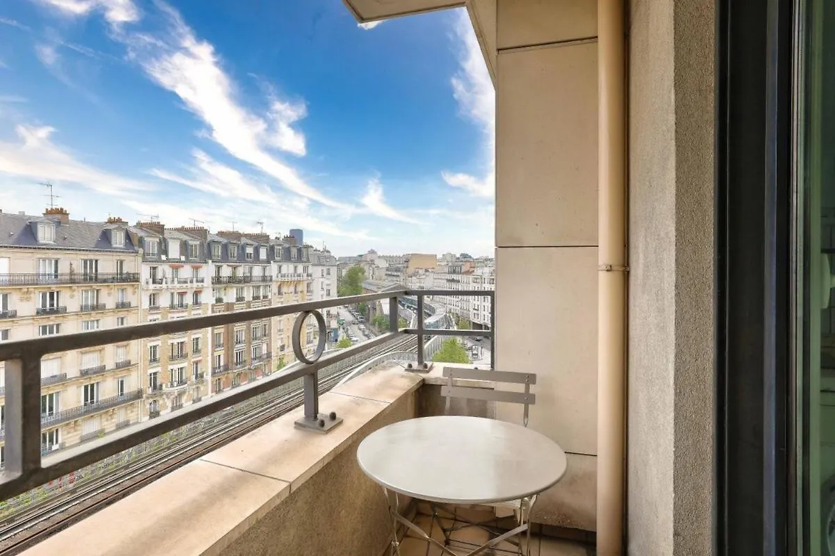 1Br Flat With Balcony View Of The Eiffel Tower Apartment Paris France